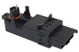 8201010926 ÖN CAM KRİKOSU ELEKTERİKLİ/MOTORSUZ SOL MGN II 02 LM/BM