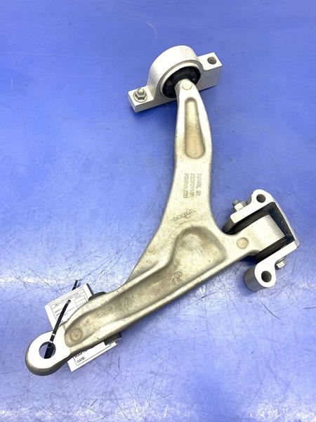 ROTİLLİ SALINCAK ÖN SAĞ ALT VOLVO S60 2019- VOLVO S60 2019- 32269628